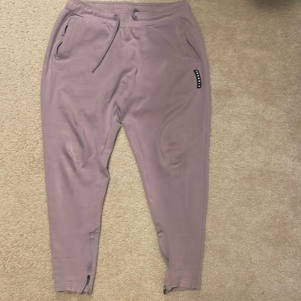 YoubgLA jogger